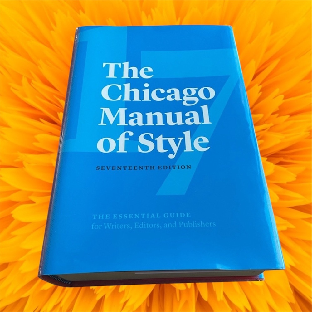 Chicago Manual of Style 17th Edition Book for Writers, Editors, Publishers